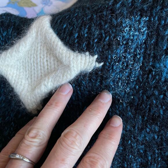 Vintage Deep V Neck Teal Sweater, 1980s Graphic Pop Art Cozy Pullover, Sz S-M - Picture 10 of 11